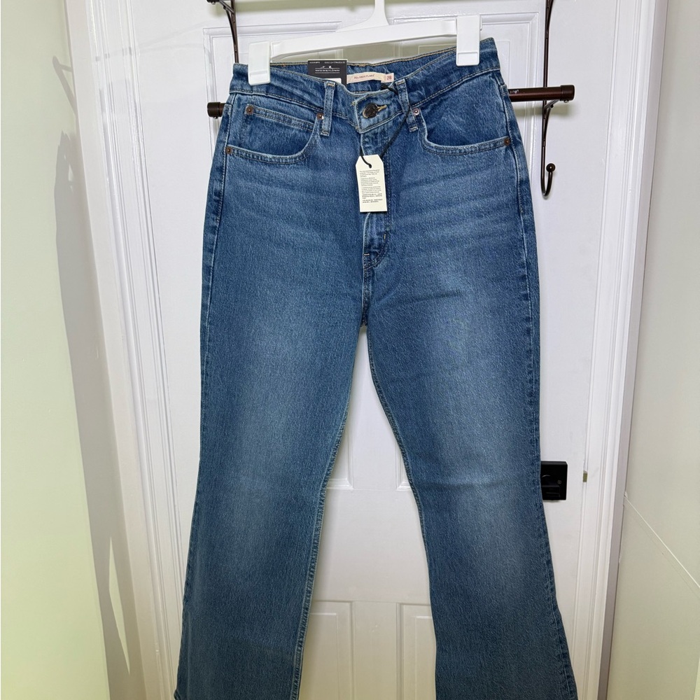 Levi's Women's Flare Jeans in Classic Blue